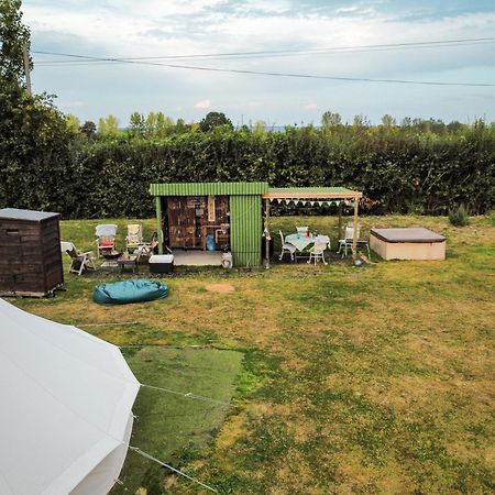 The Follies Glamping Hotel Maidstone Exterior foto