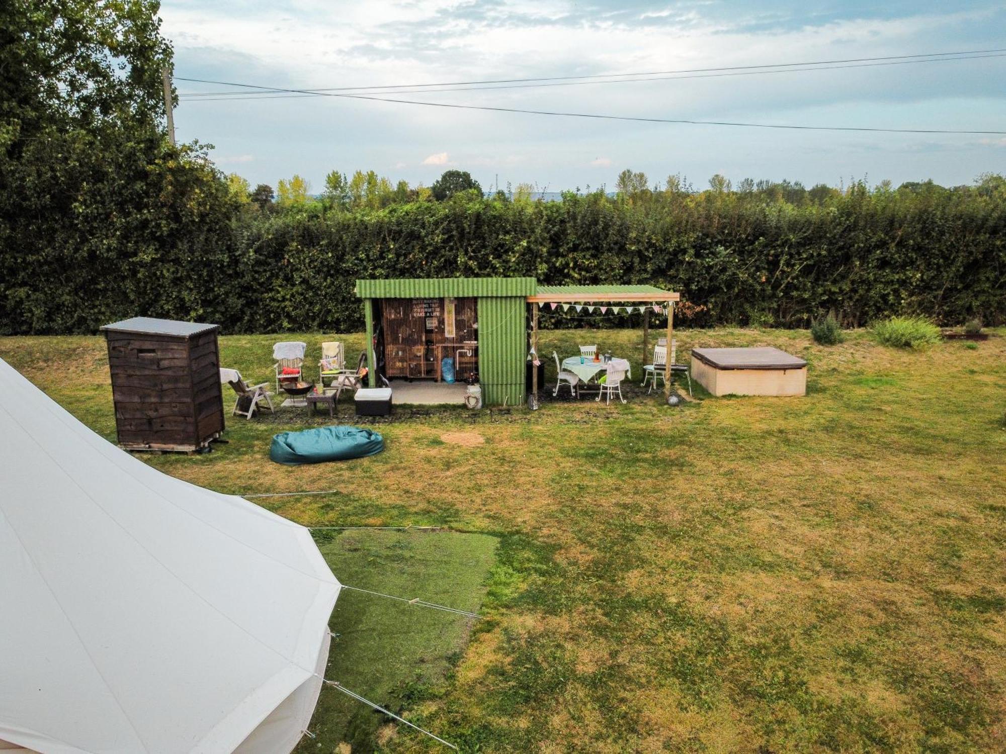 The Follies Glamping Hotel Maidstone Exterior foto