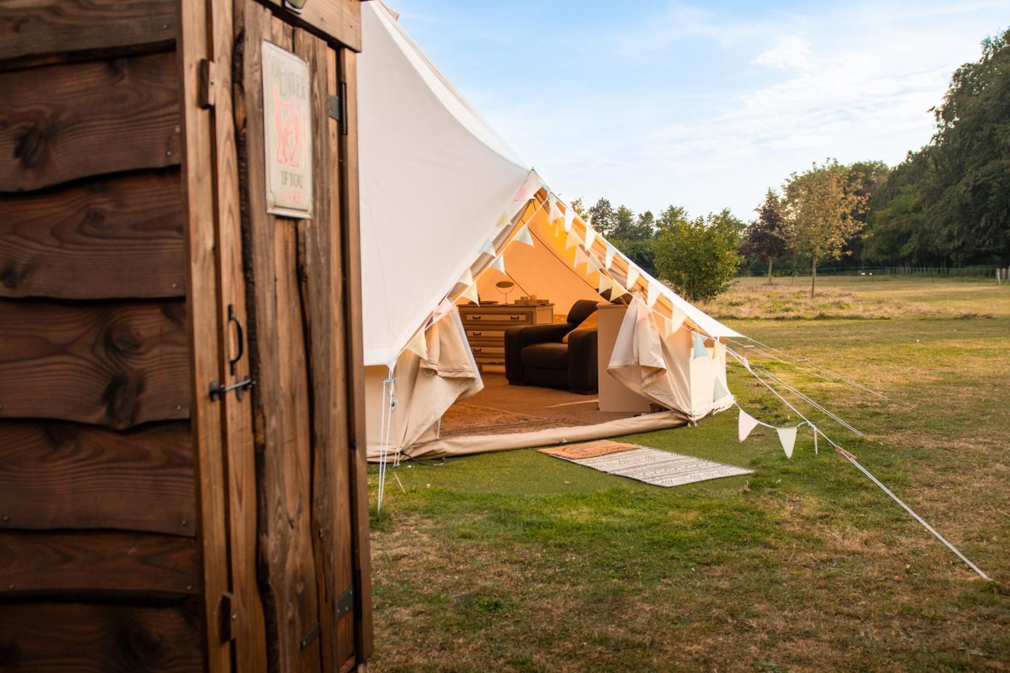 The Follies Glamping Hotel Maidstone Exterior foto