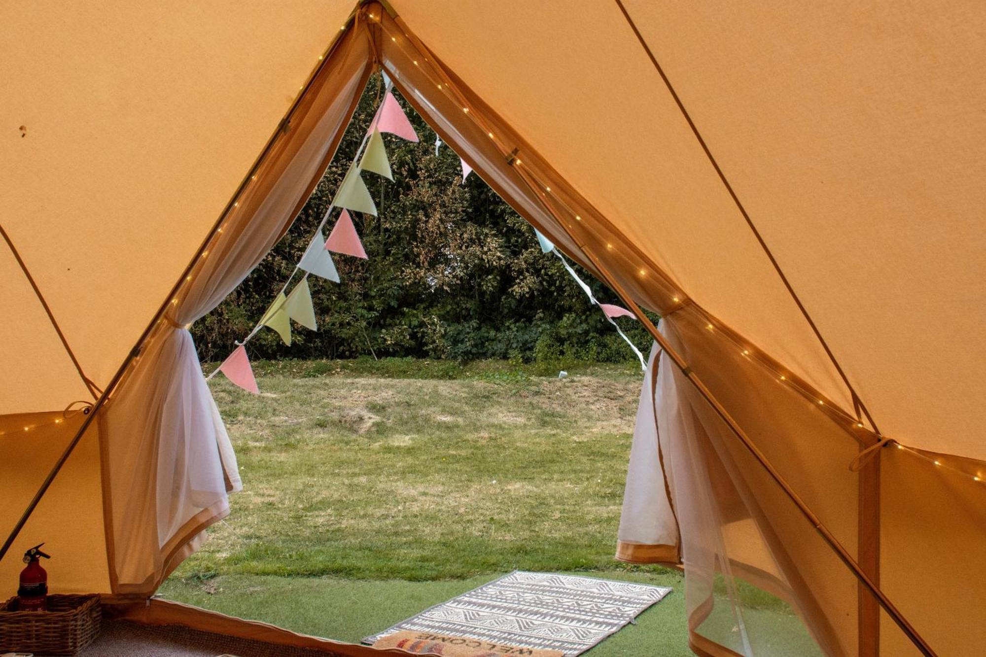 The Follies Glamping Hotel Maidstone Exterior foto