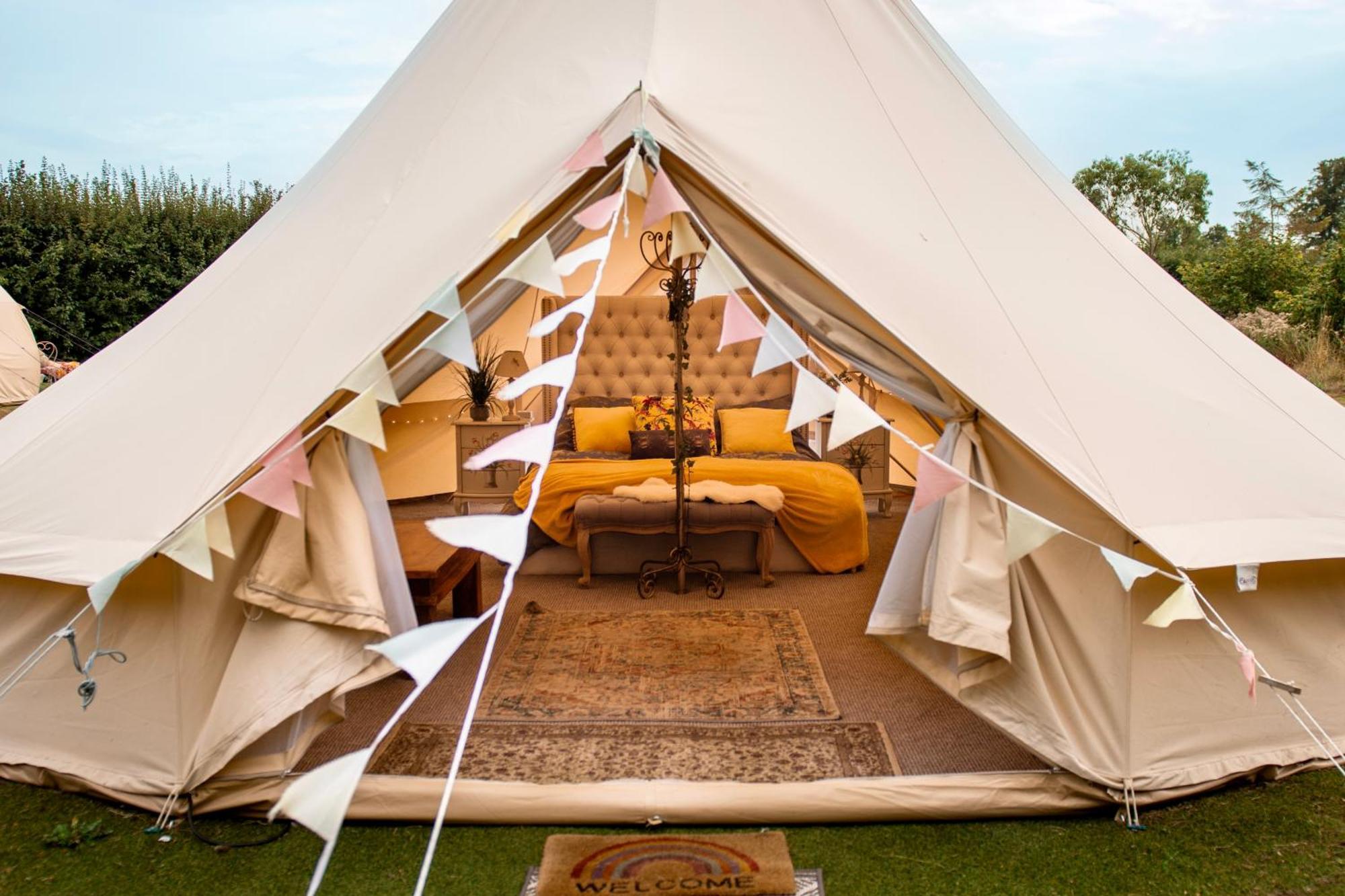 The Follies Glamping Hotel Maidstone Exterior foto