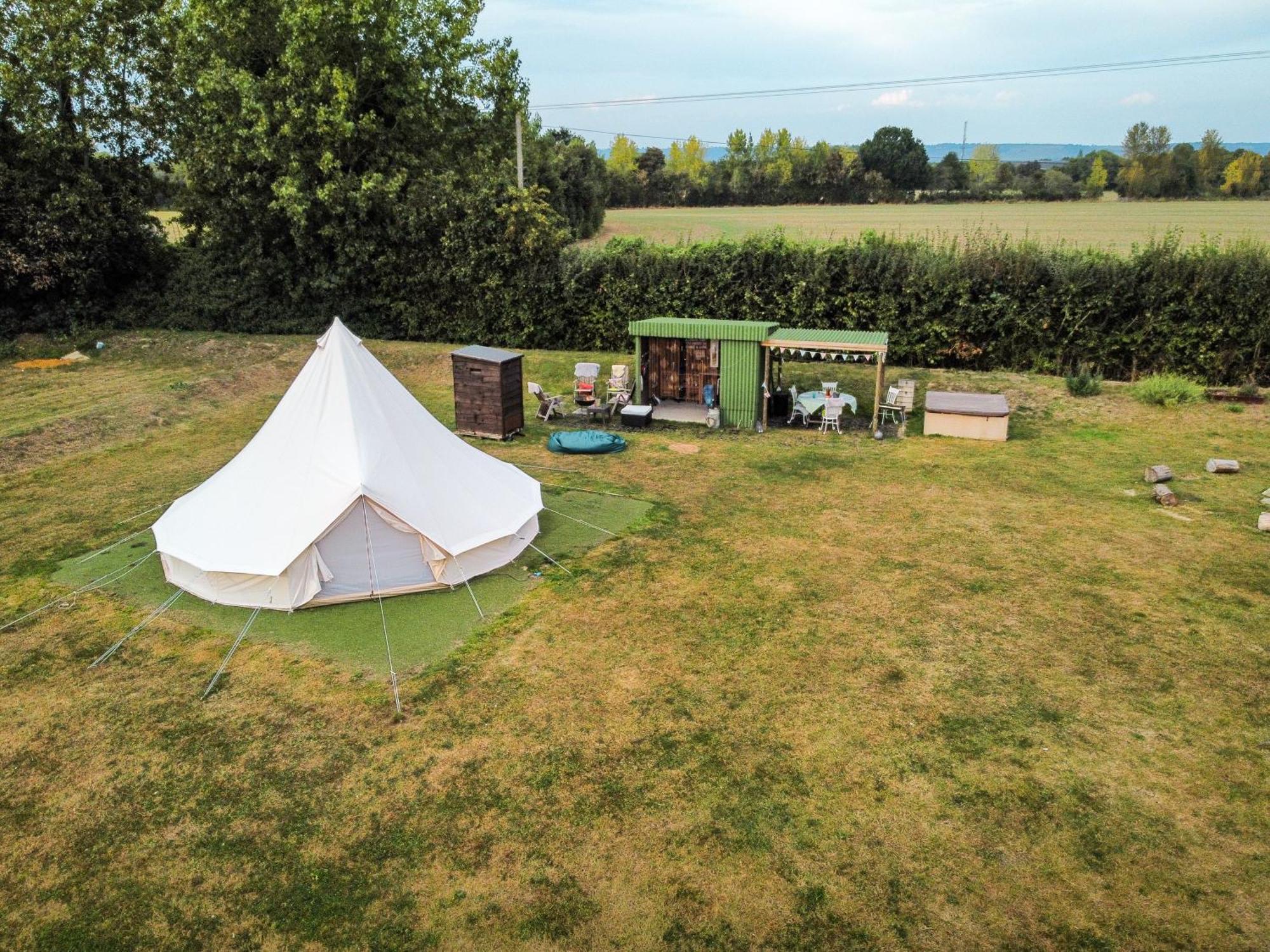 The Follies Glamping Hotel Maidstone Exterior foto